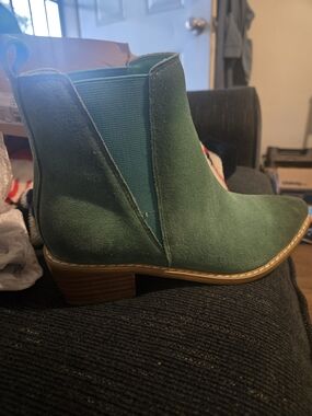 naughty monkey Green Suede Chelsea Ankle Boots